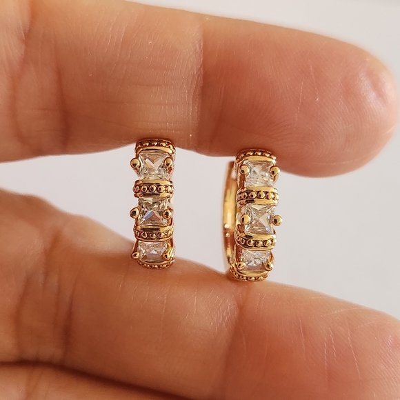 New 18K Gold Plated Princess Cut Diamond Huggie Hoop Earrings for Women - Picture 4 of 9